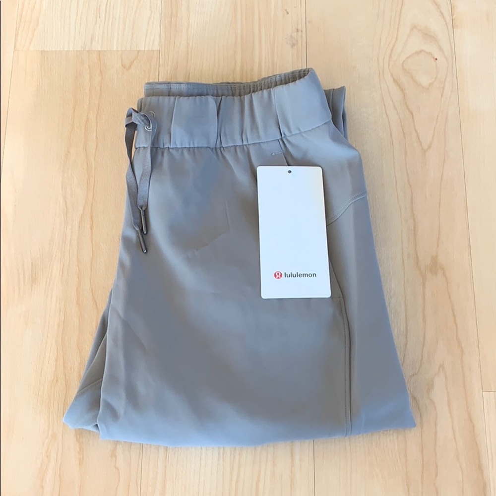 Lululemon On The Fly Jogger